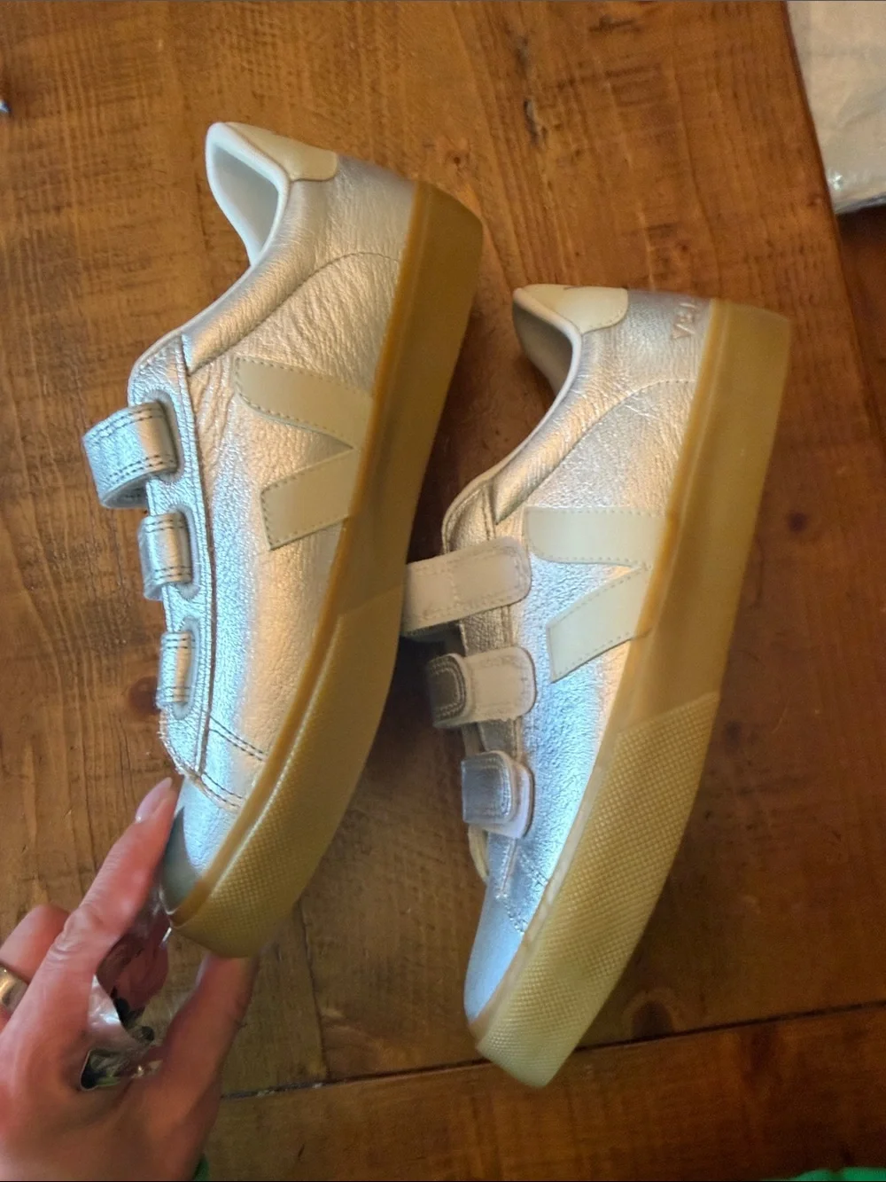 NWOB Veja Recife Silver Women Velcro sneakers 41/US 10